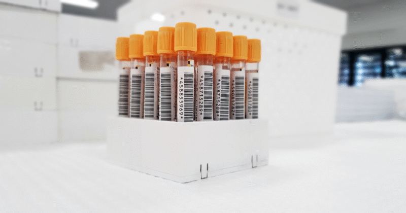 tubos de sangue para dosagem de somatomedina.