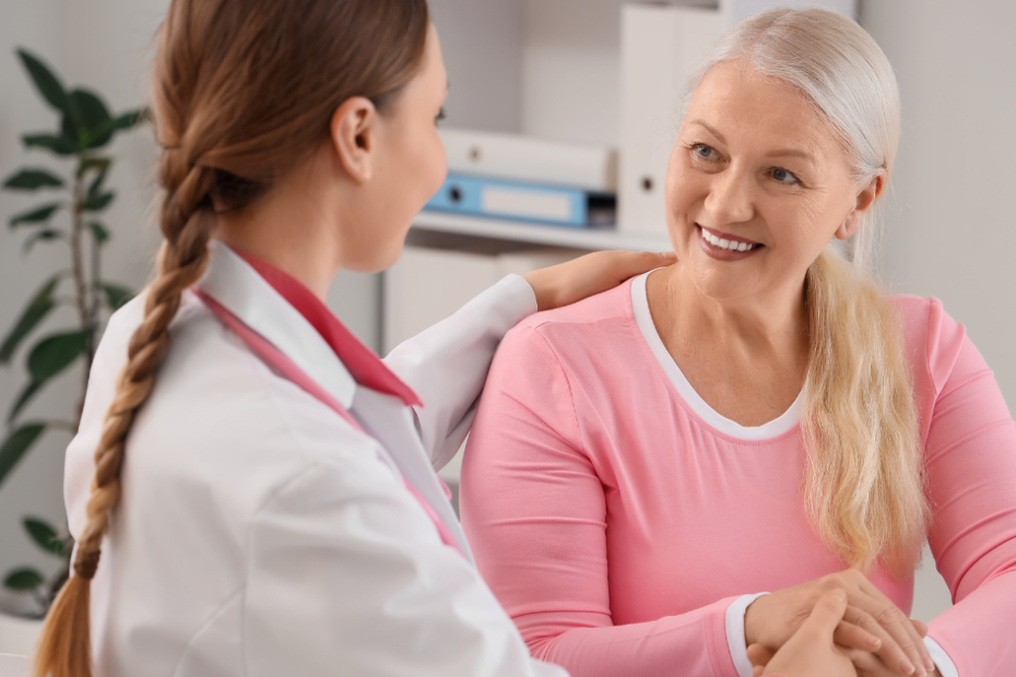 mulher em consulta ginecológica investigando sintomas de hpv na mulher